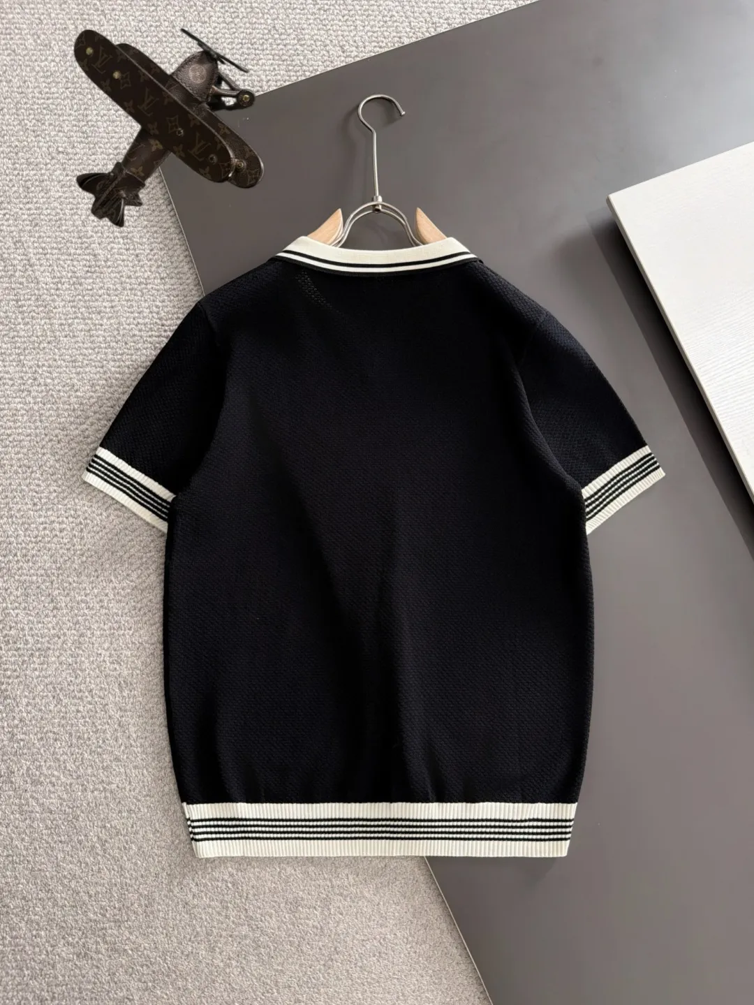 Next day shipment High Quality BC 2026 Summer New Arrival men's short-sleeved T-shirt Made of combed cotton yarn knitted cotton fabric, pure cotton high-weight special yarn, it feels full of weight when weighed, and the upper body is more textured than ordinary T-shirts. This texture can cope with the weather easily and is suitable for both hot and cold! The pattern on the chest adopts three-dimensional embroidery technology, and is perfectly produced stitch by stitch with reference to the original version! Loose fit design, looks noble. Size: M to XXXL